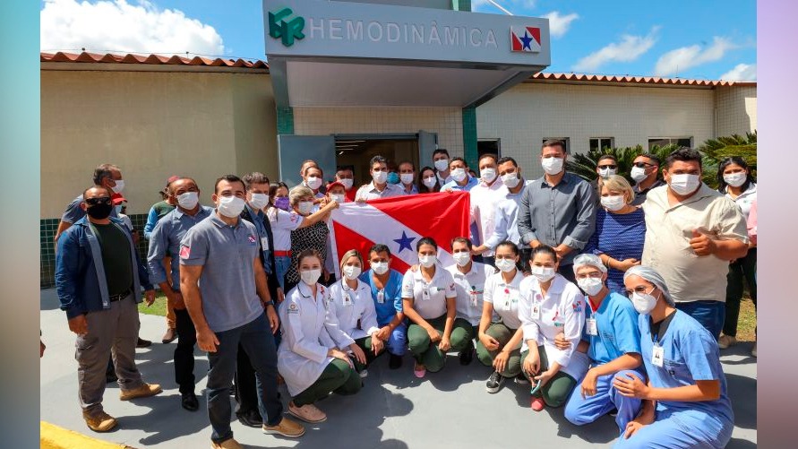 Equipe técnica do setor de hemodinâmica do Hospital Regional do Sudeste do Pará, em Marabá: mais de 100 procedimentos ao mês