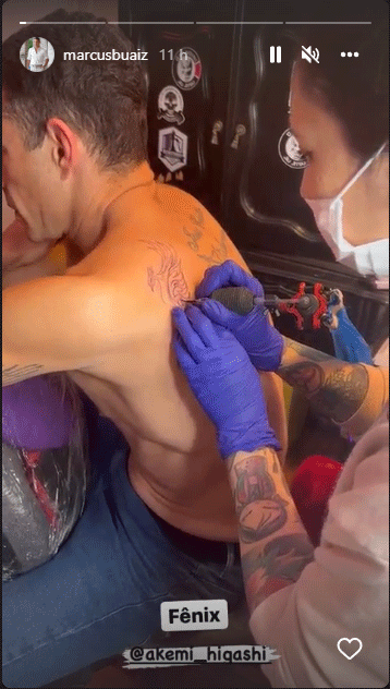 Ex-marido de Wanessa Camargo faz tatuagem de "renascimento"