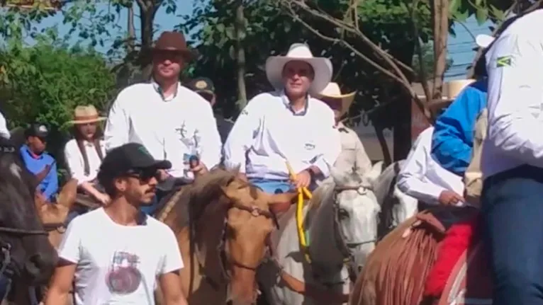 Governador do Pará Helder Barbalho participou da cavalgada em Marabá