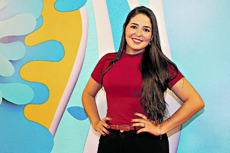 Jornalista Mariana Malato é a diretora do Verão RBA e promete que o programa trará muita diversão para os telespectadores da RBATV