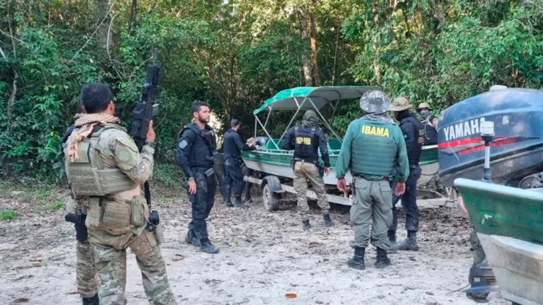 No domingo, último dia da operação, foram inutilizadas mais três balsas, apreendidos 40 g de ouro e 23 de munições