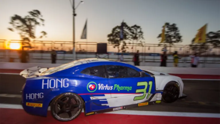 Paraense sobe ao pódio em etapa noturna da GT Sprint Race