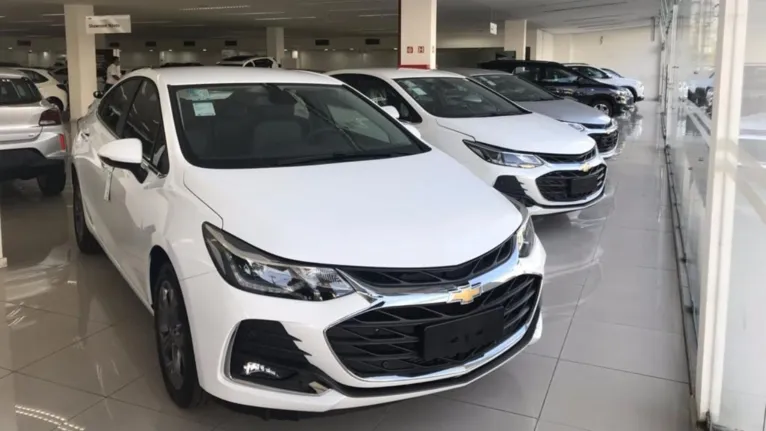 Chevrolet Cruze deixa a concorrência no chinelo com desempenho nas estradas, conforto e nota máxima em segurança