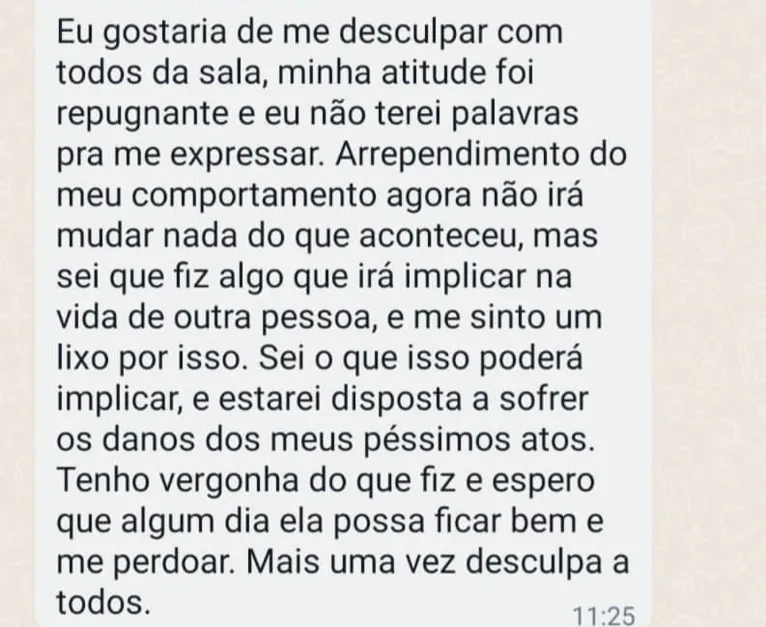 Aluna abusa de professora para "cumprir desafio" no Paraná