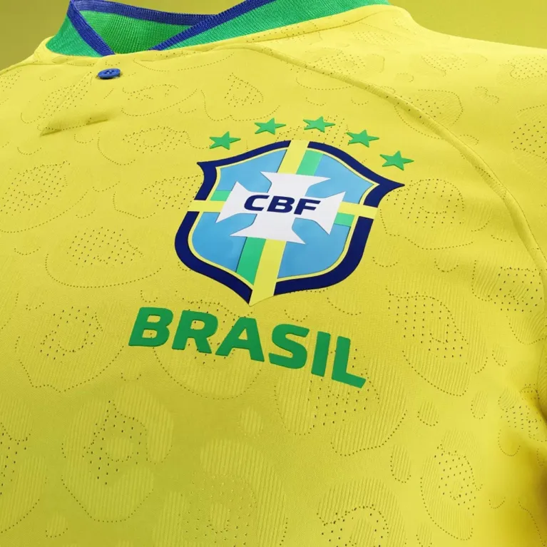 CBF apresenta novas camisas da seleção para a Copa do Mundo