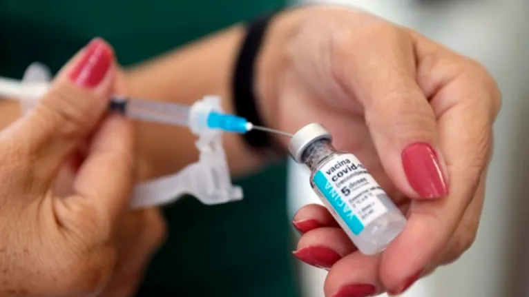 Vacinação contra Covid-19 está ocorrendo em todas as unidades básicas de saúde e no shopping