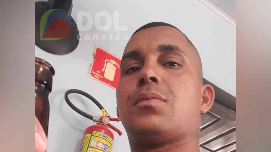 Valcir Pimentel Batista estava bebendo na casa de um vizinho quando dois homens encapuzados entraram no local pelo quintal da residência