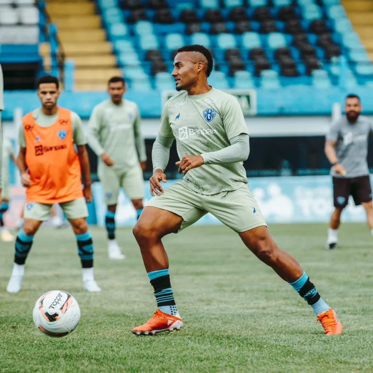 Jean Henrique chegou porque o Paysandu só tinha Mikael como volante de pegada e agora terá sua primeira chance de titular