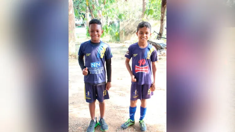 Jorge Henrique de 10 anos e Guilherme Henrique de 8 anos irão para base do Santos em São Paulo