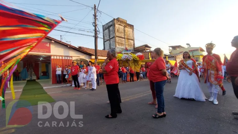 De pai para filho. Gerações passam para as famílias a tradição de manter viva a festa