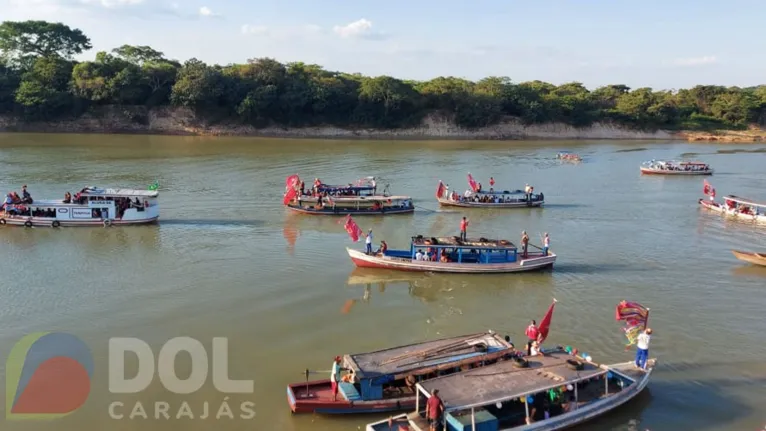 "Barqueada" levou os símbolos da festa em romaria pelas águas do rio Tocantins