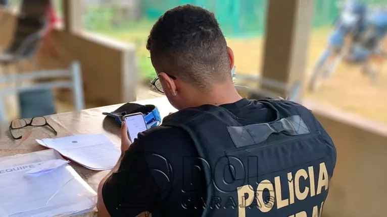 A Polícia Federal apura a prática de crimes de desobediência, incitação ao crime, invasão de terra da União