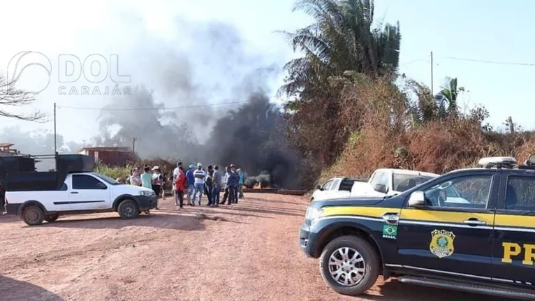 A rodovia foi liberada no final da tarde após a chegada e intervenção da PRF