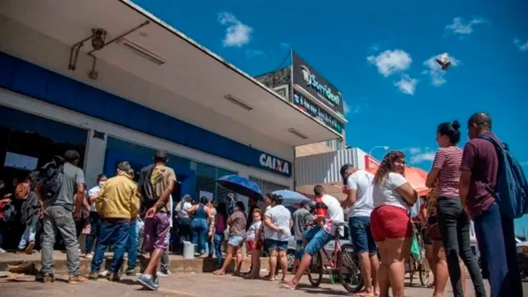 Quem tem o Cartão do Cidadão pode retirar o dinheiro em pontos de autoatendimento, lotéricas e correspondentes Caixa Aqui