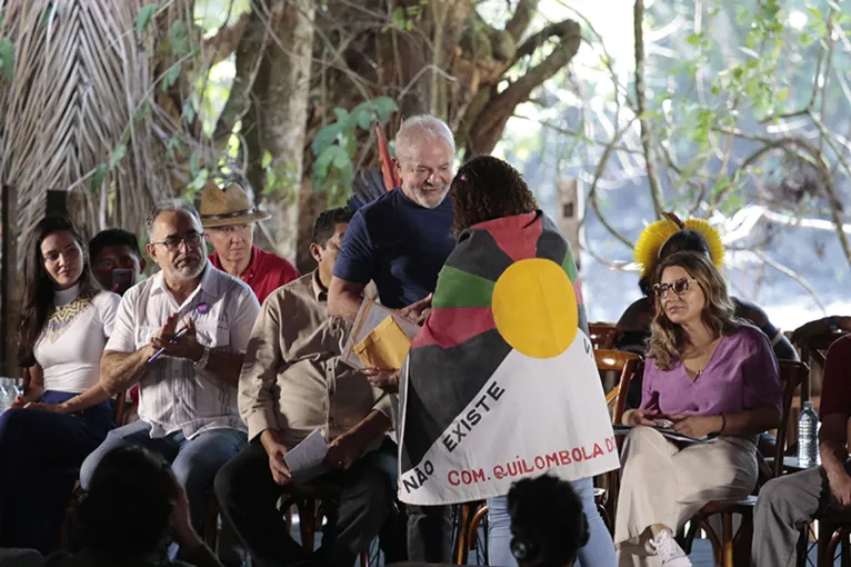 Lula promete criar Ministério dos Povos Indígenas