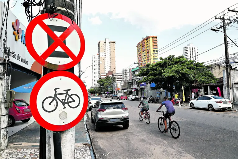 Nem a clara sinalização é capaz de evitar o desrespeito às leis de trânsito