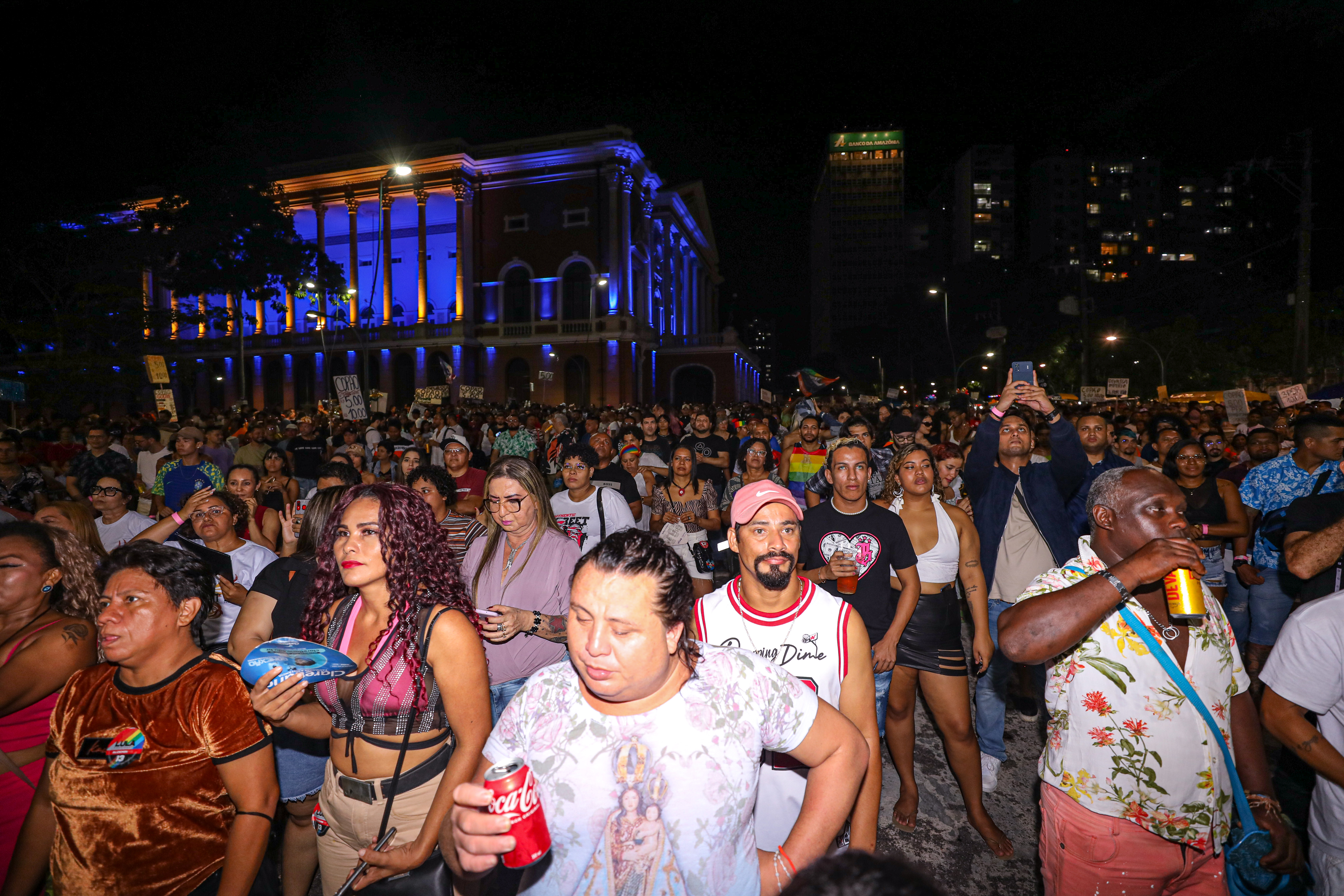 Zeca Camargo participa do renascimento da Festa da Chiquita