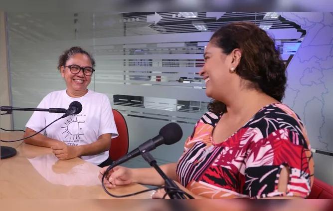 Irene Almeida e Haynna Hálex durante gravação do podcast sobre fotojornalismo no Diário do Pará.