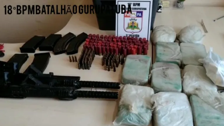 Tráfico perde droga, fuzis e lancha blindada em Prainha