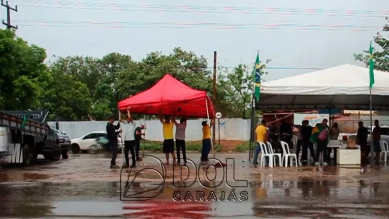 Manifestantes armaram tendas e não pretendem sair dos locais tão cedo