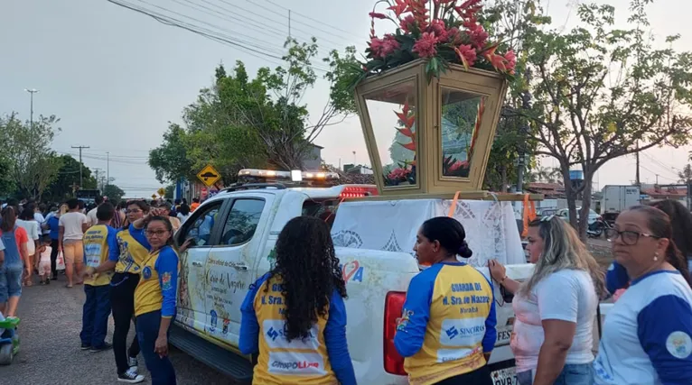 Imagem de Nossa Senhora Aparecida foi  levada em uma berlinda