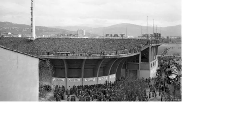 10 mil pessoas que se encontravam no estádio Artemio Franchi, assistindo à partida entre Fiorentina x Pistoiese, foram testemunhas da aparição de objetos voadores não identificados.