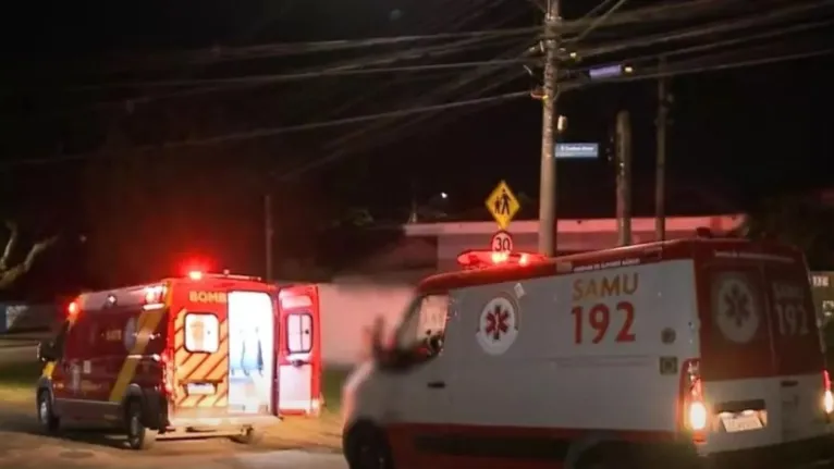 Equipes do Corpo de Bombeiros e Samu foram para o local, mas o rapaz acabou morrendo na residência