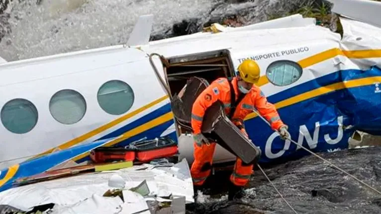 Os investigadores ainda aguardam laudo dos motores, que pode ajudar a entender o motivo de a aeronave voar tão baixo no momento do acidente