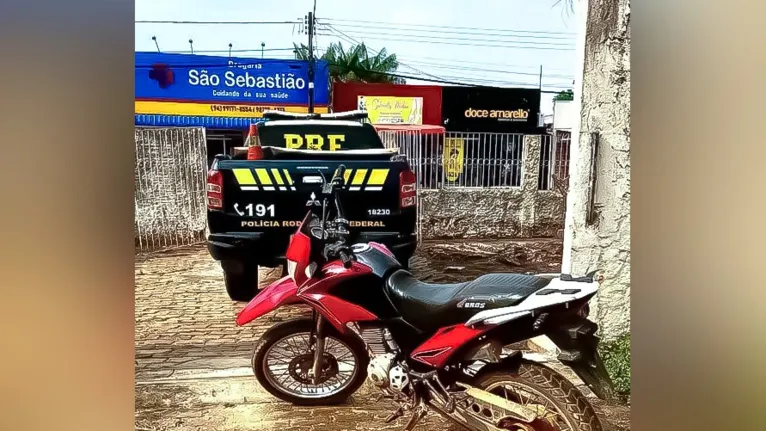 Em Itupiranga, a PRF recuperou uma moto que havia sido roubada há oito anos