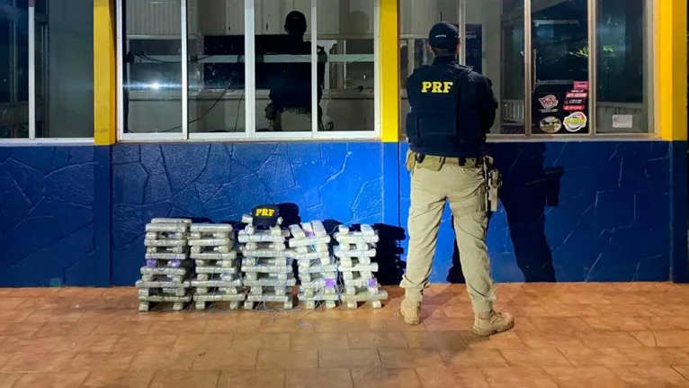Nesta quinta-feira a Polícia Rodoviária Federal apreendeu mais de 50 quilos de maconha