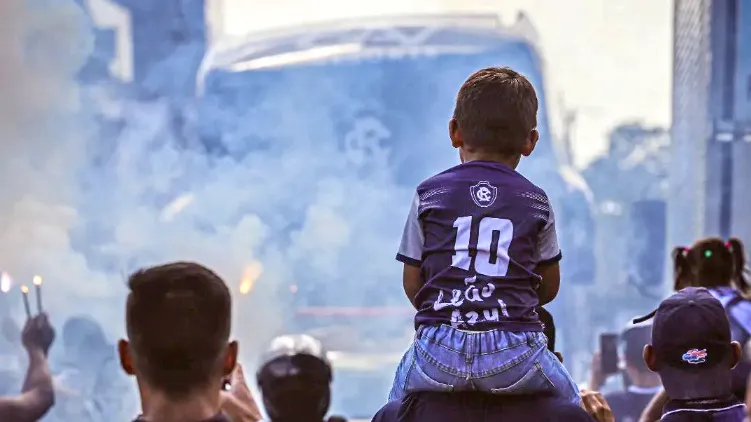 O que o Fenômeno Azul fez para ter tamanho descaso?