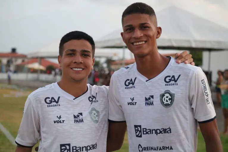 Ramires e Kanu, autores dos gols do simbazinho contra a Seleção de Salinas