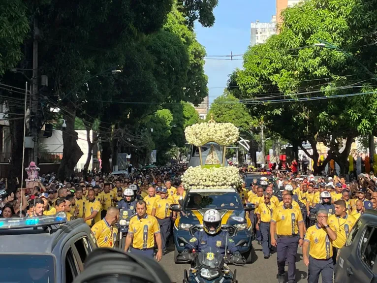 Berlinda segue por 47 km pelas vias da Grande Belém