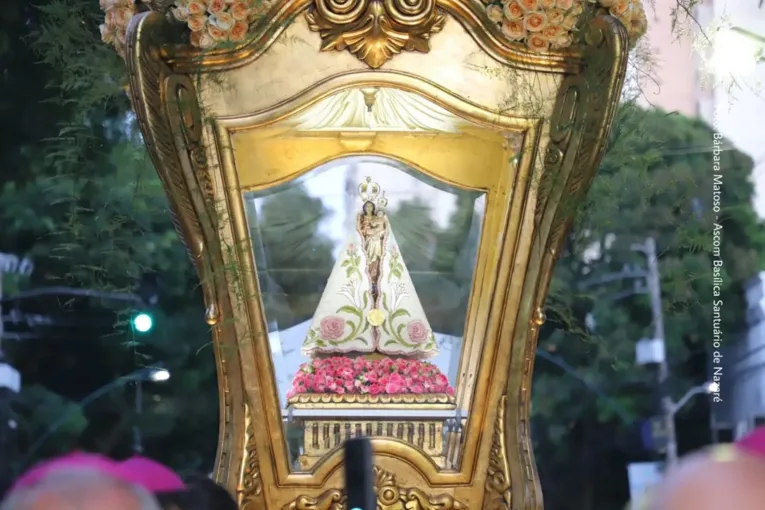 Imagem peregrina chega à Igreja da Sé e emociona fiéis