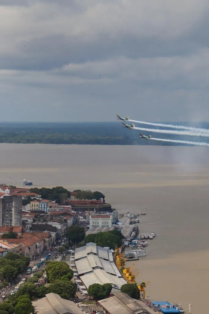 Voo esquadrilha da fumaça