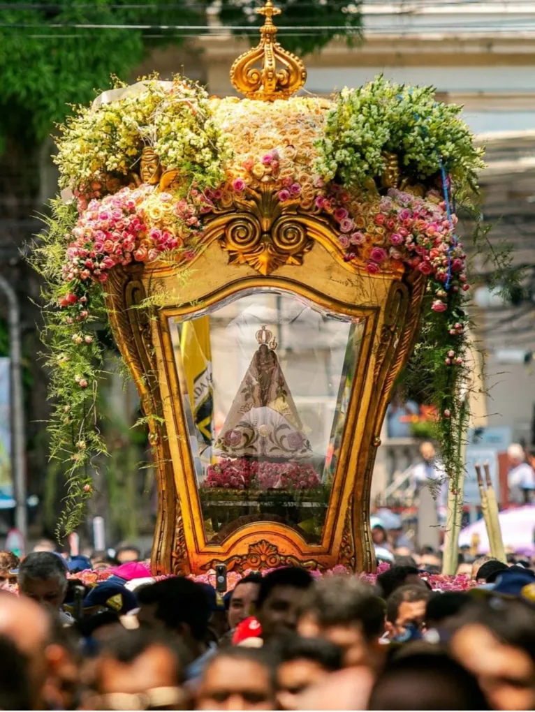 Berlinda com Nossa Senhora de Nazaré