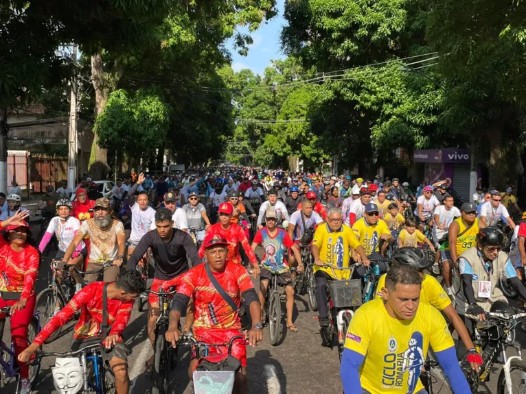 Ciclistas nas ruas de Belém