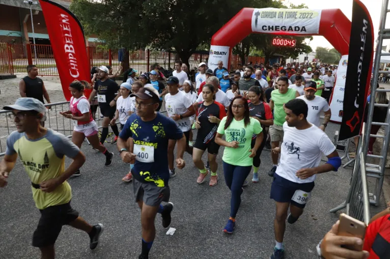 Corrida da torre reuniu centenas de corredores em Belém.