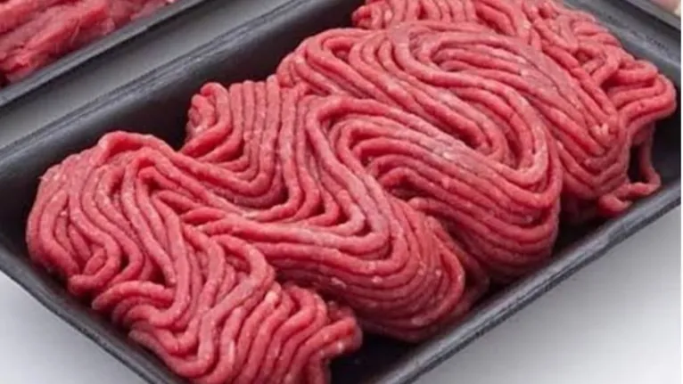 O bandejão de carne moída passa a ser proíbido pela nova regulamentação do MAPA.