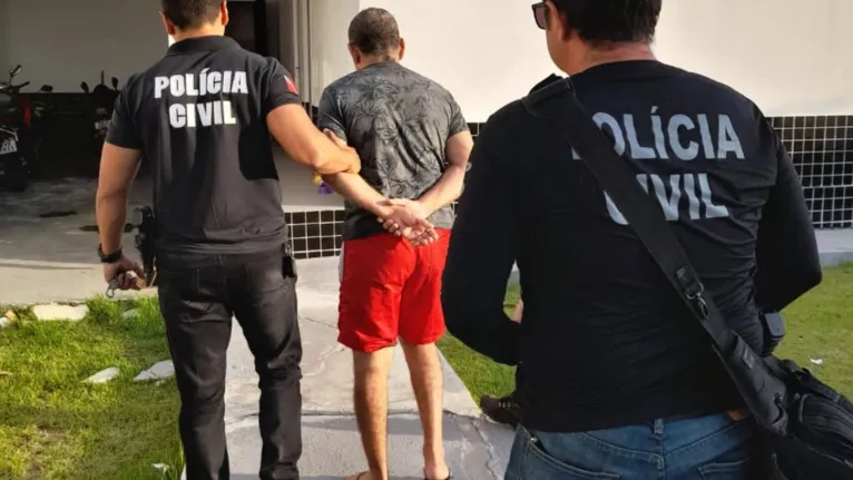 Ele estava escondido na casa da namorada quando foi preso