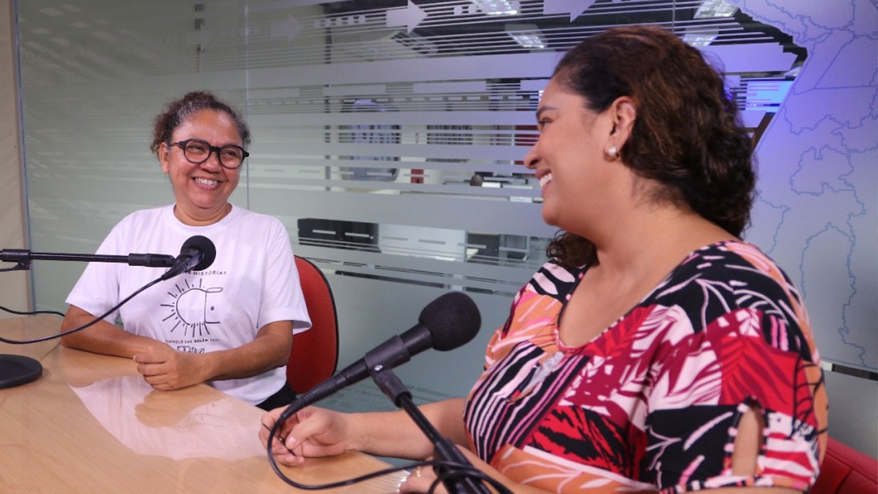 Irene Almeida e Haynna Hálex durante gravação do podcast sobre fotojornalismo no Diário do Pará.