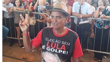 Em 1989, o piauiense Fernando Menezes deu a caneta que Lula usou na posse presidencial, na Câmara dos Deputados.