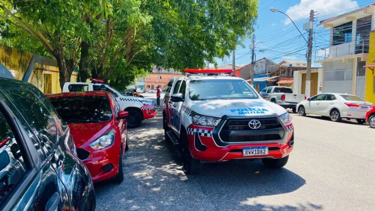 Carro roubado e usado em assaltos é recuperado pela PM