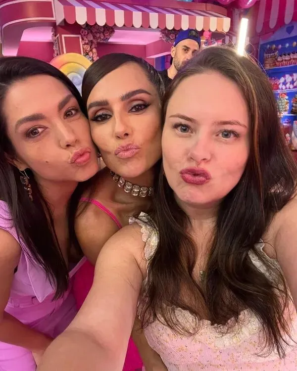 Thais Fersoza, Déborah Secco e Mariana