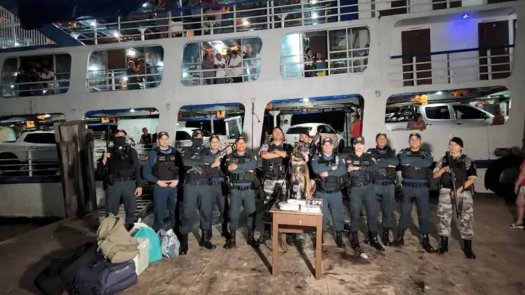 Cão da PM encontra 5 quilos de maconha em embarcação