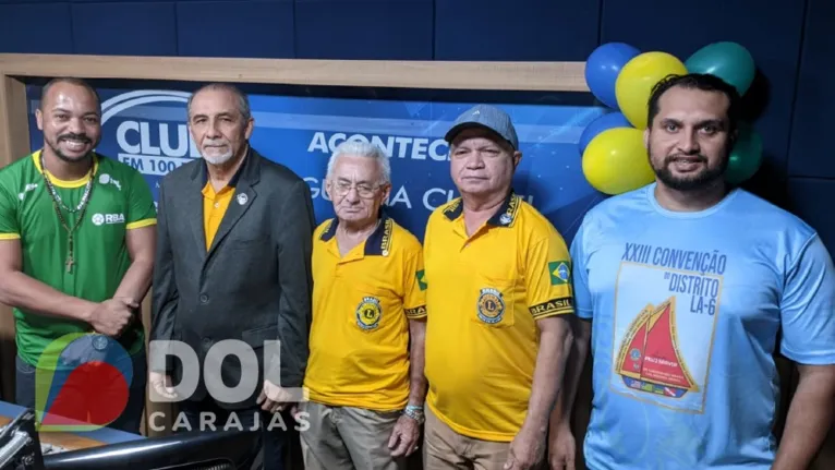 Equipe do Lions Club Itacaiúnas, governador do Distrito LA-6 e comunicador Donato de Paula