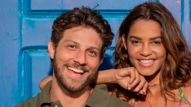 Protagonistas Chay Suede e Lucy Alves,