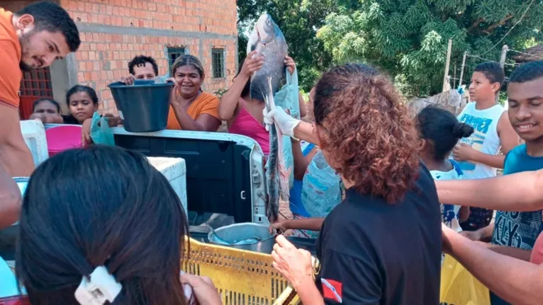 O pescado foi doado para moradores da Vila São José e Residencial Magalhães em Marabá