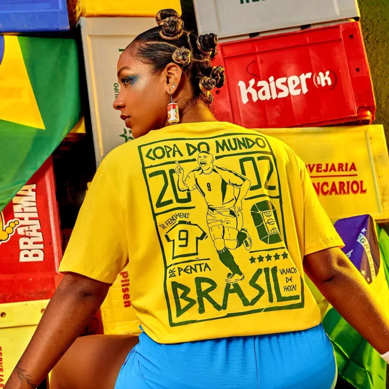 Modelos verde e amarelo que não associem a Bolsonaro surgem como opções