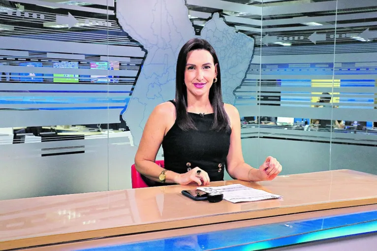 Daiane Balbinot é âncora do Jornal RBA